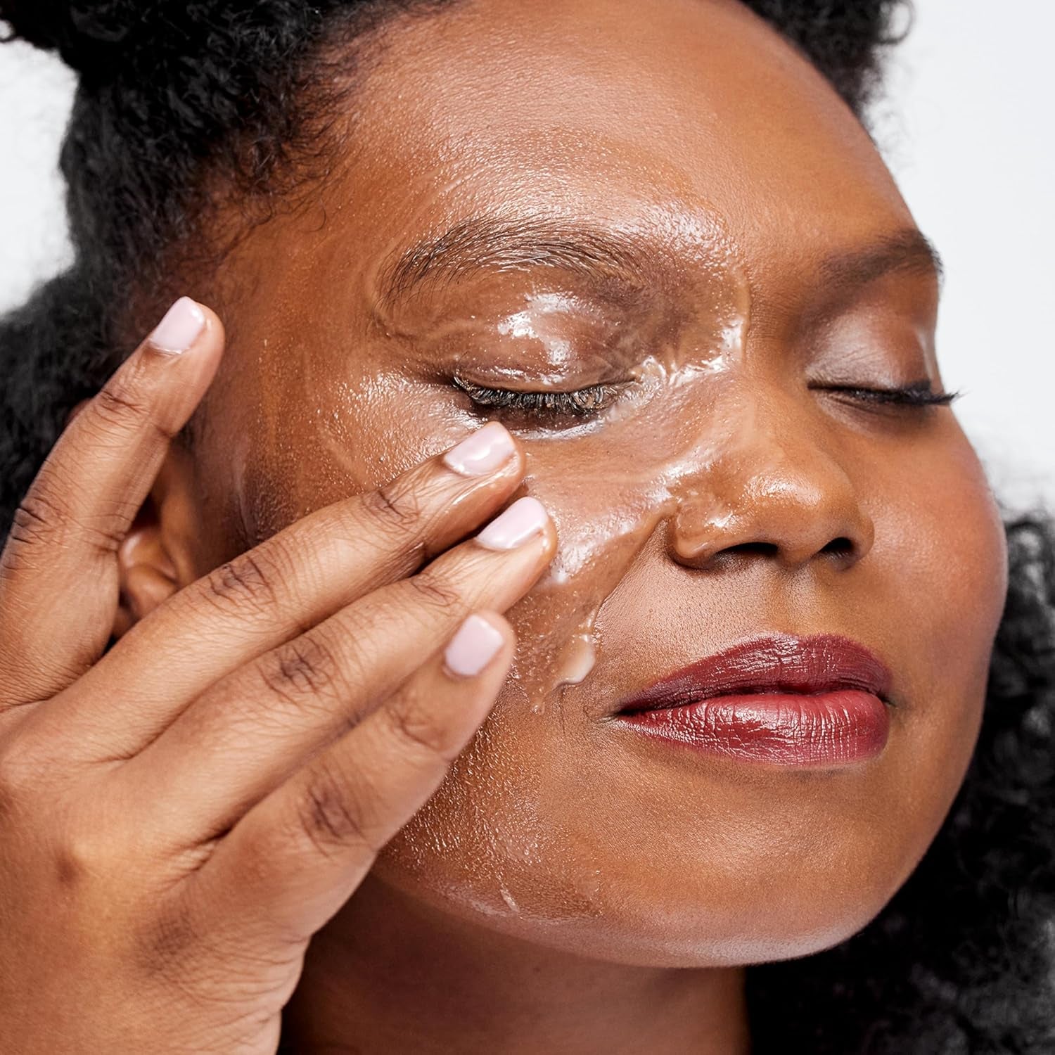 Clinique Take The Day Off Cleansing Balm – Makeup Remover for Face & Eyes, Dissolves Stubborn Makeup & Sunscreen, For All Skin Types – Premium Health & Beauty Product by Everbeaut.