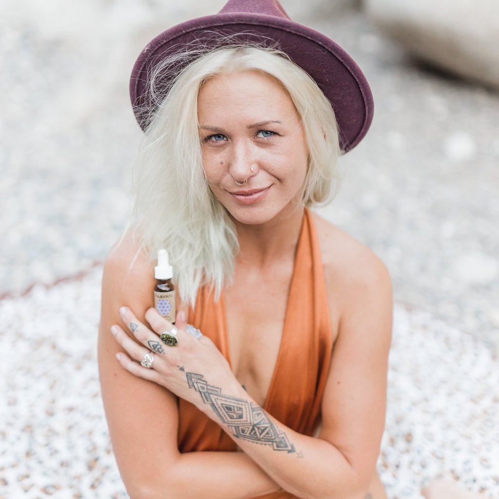 Tridoshic Serum Ayurvedic Face Oil for Balanced, Glowing Skin – Premium Health & Beauty Product by Everbeaut.